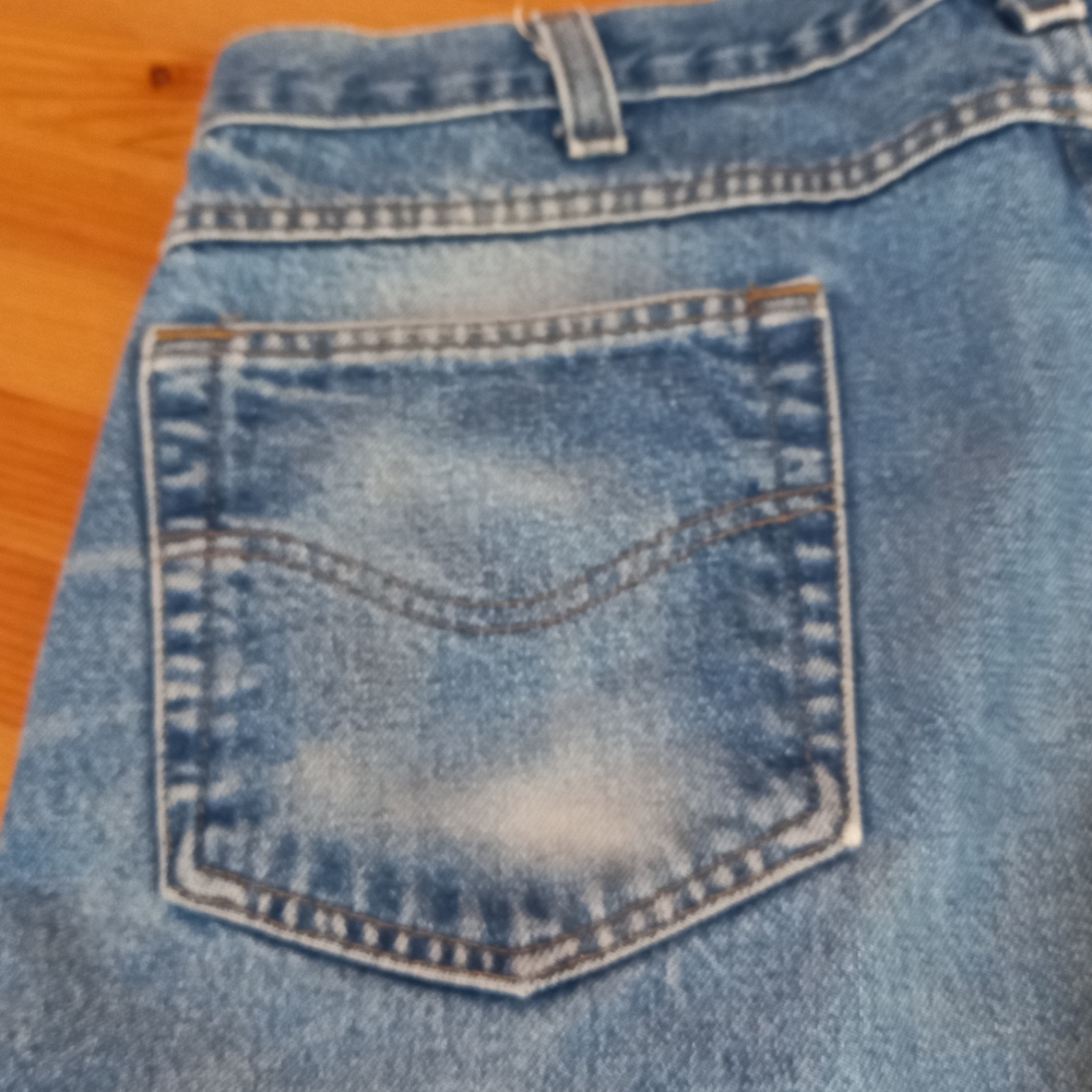 Carhartt Men's Traditional Fit Blue Denim Distressed Jeans Size 38×30 - Picture 4 of 8